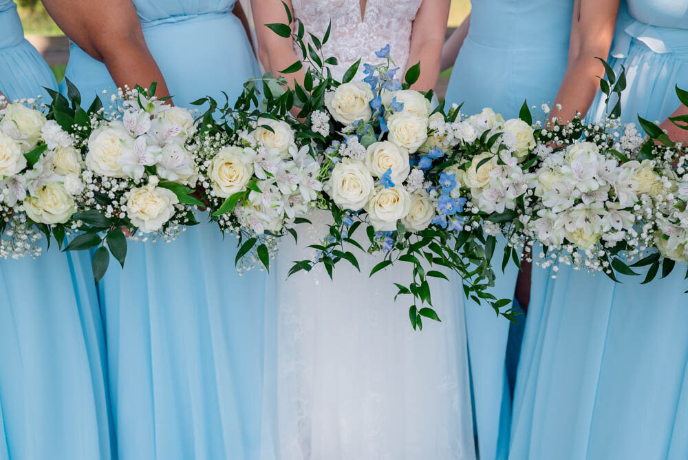 bride-and-bridesmaids-flowers