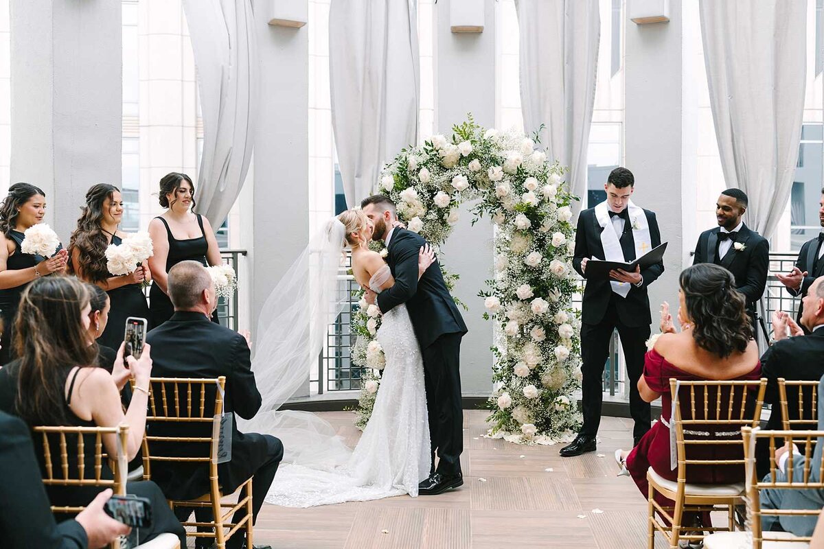 doubletree rooftop charlotte wedding photographer-9_jamie marie photography