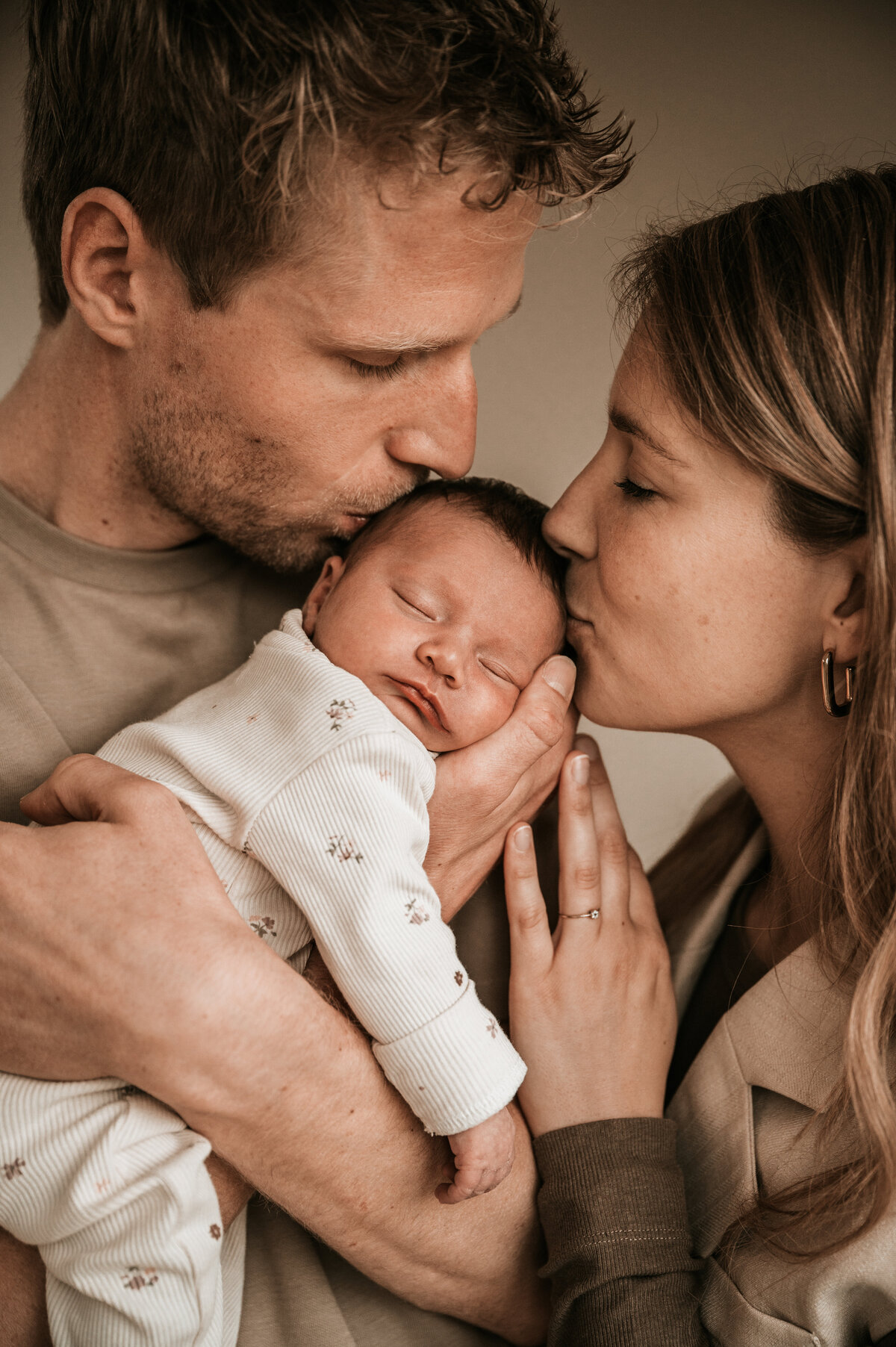 Newbornshoot-newbornfotograaf-lifestyleshoot-fotograafnijmegen-Jiscafotografie-130