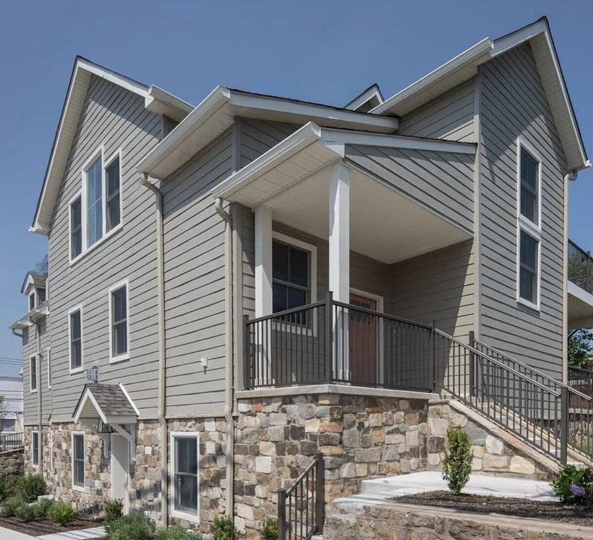 Kelly DeTommaso Elegant Transitions Ambler Unit B - Exterior