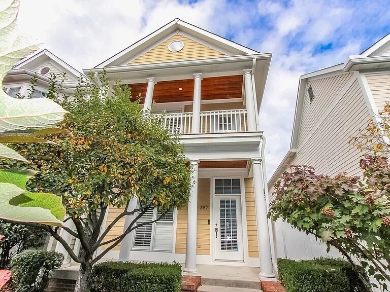 327 W Walnut St - SOLD - Katherine Sarno Mauro