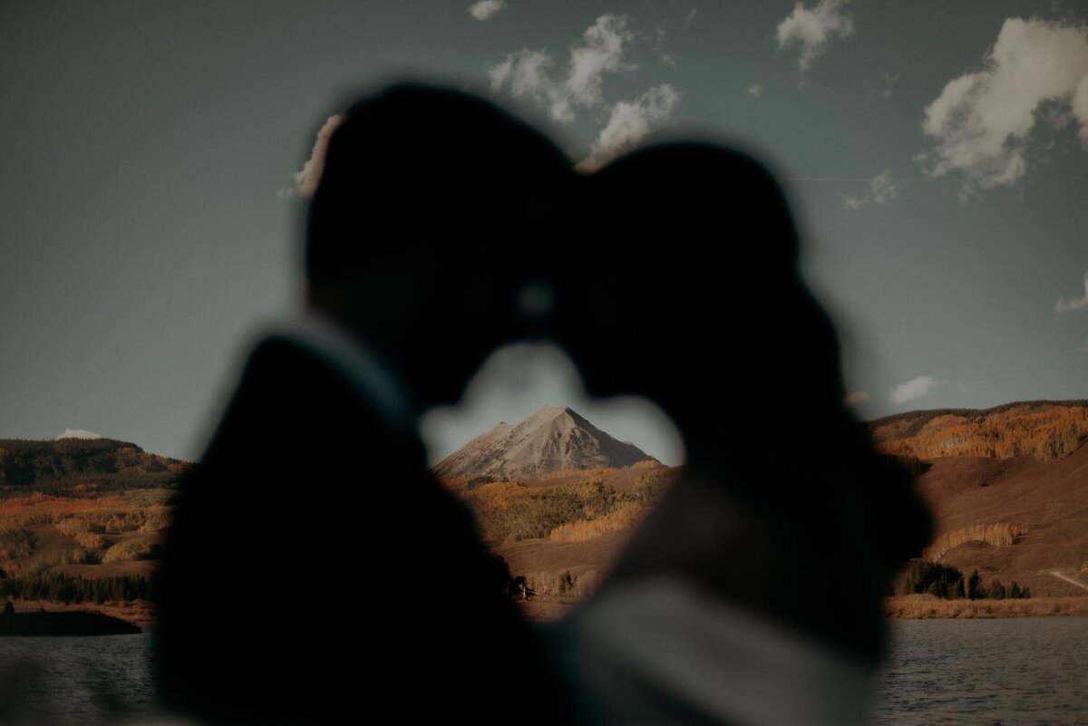 Dawn&Alec_Bride&Groom_KiKiCreates-015