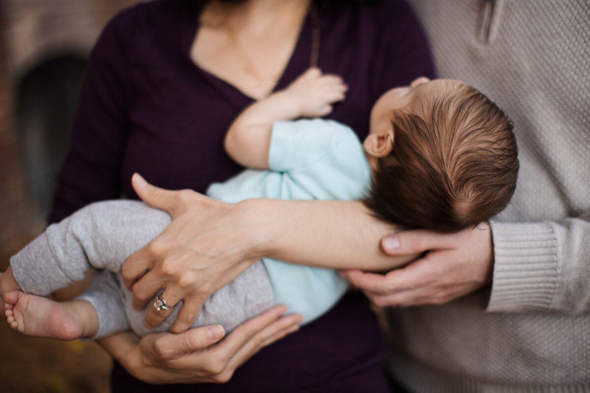 candid-natural-boston-newborn-family-photographer-zev-fisher-100