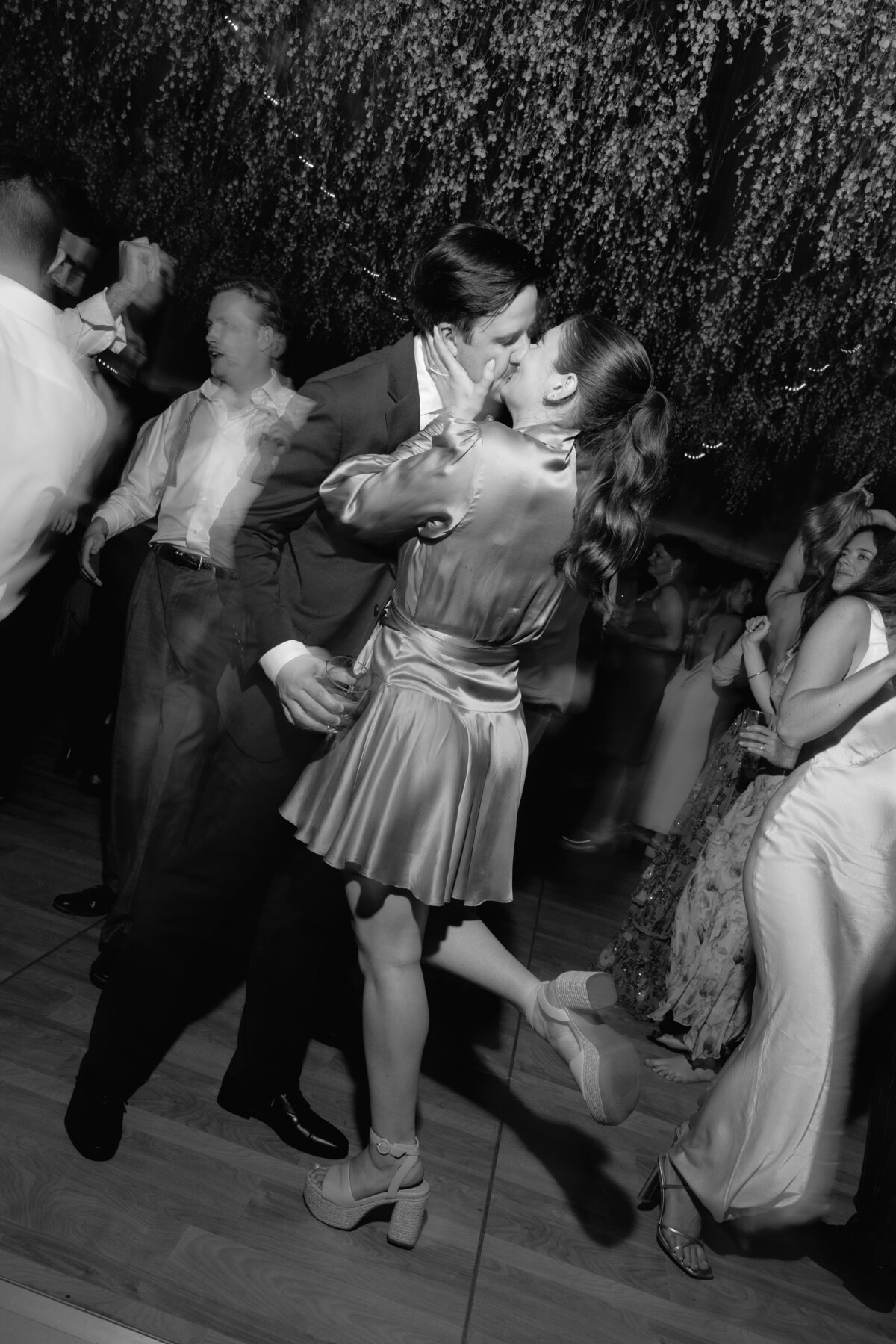 Lake-Minnetonka-wedding-Will-DeGraw-Clever-Disarray-120