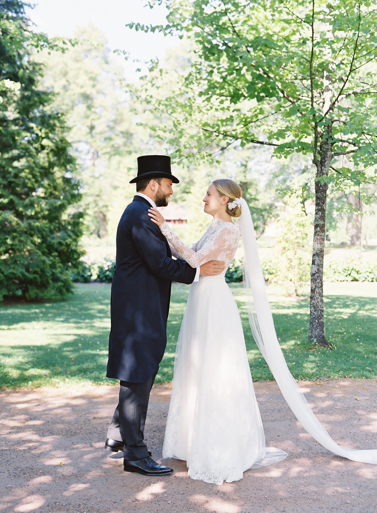 Vicki_Grafton_Photography-Finland_Wedding-Destination Luxury Fine Art Film Photographer Bride Martha Stewart39
