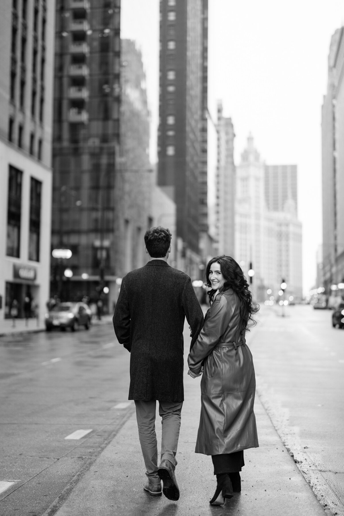 Aspen-Avenue-Chicago-Wedding-Photographer-Hilton-Palmer-House-Vintage-Hotel-Timeless-Editorial-FAV-6