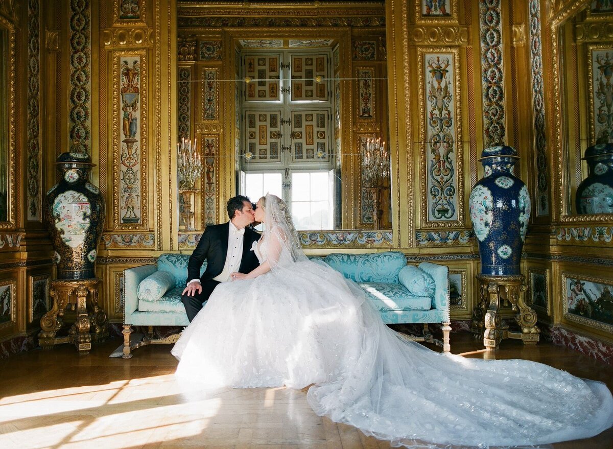 Chateau Vaux Le Vicomte Fairytale Destination Wedding in France -13