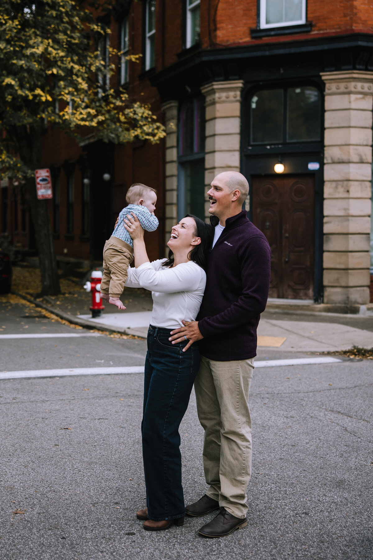 Family of three in the Mexican War Streets.