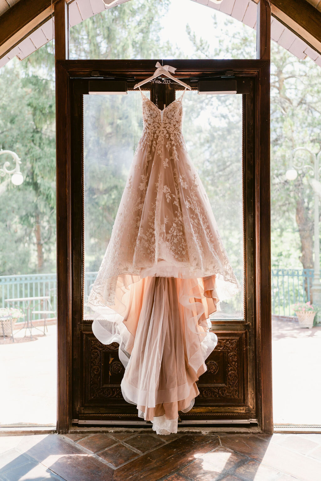 la-caille-summer-utah-mountain-wedding-pepper-nix-2112-0368-1