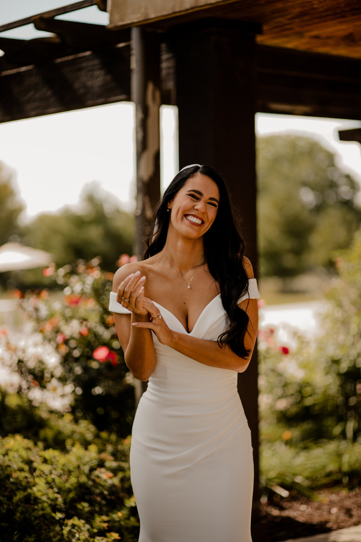 Elegant Bella Terre Vineyard wedding near Omaha, NE, blending luxury and rustic charm. Bride and groom celebrate amidst picturesque vineyard views and timeless architecture, captured by Tori Nichole Photography. A stunning setting for couples seeking a unique and sophisticated venue in the Omaha and Iowa region.