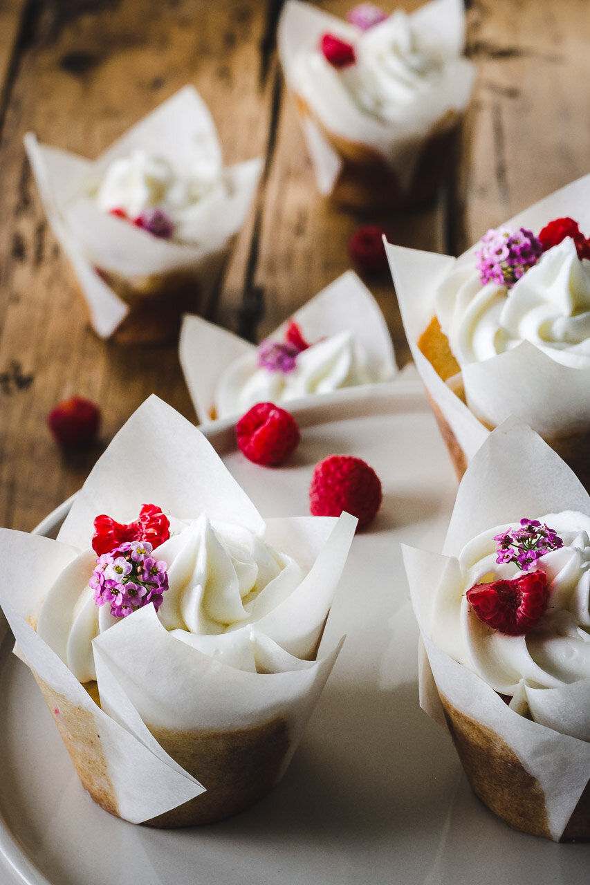 raspberry and almond cupcakes