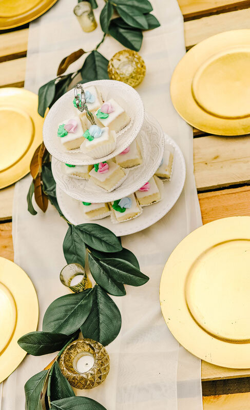 cake-plates-table
