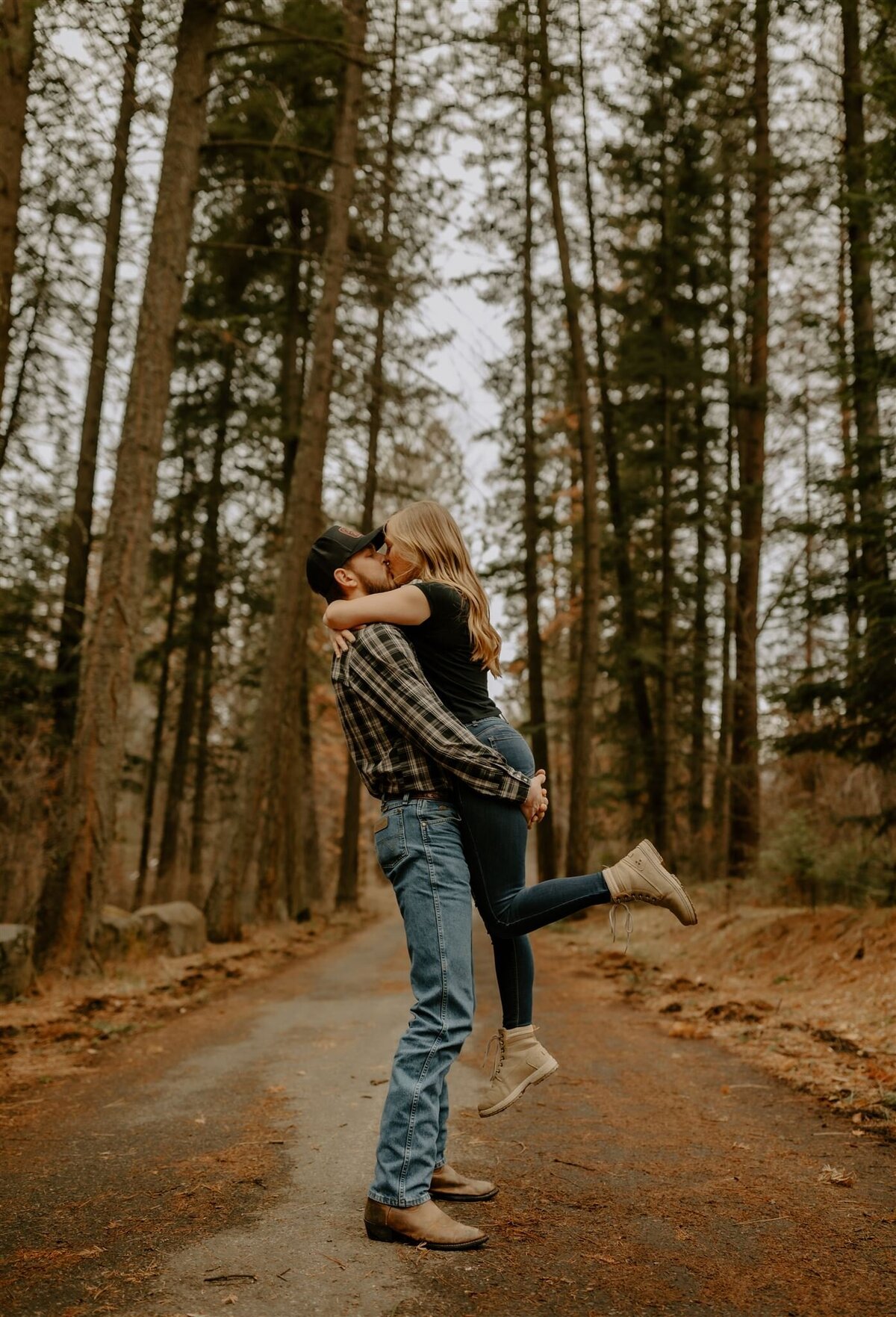 Anna-Nichol-photography-moscow-idaho-photographer-engagement-couples (13)
