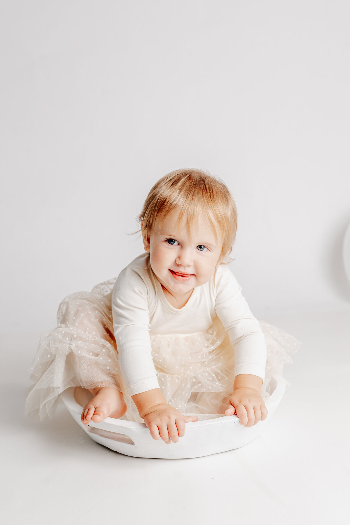Chelsey-Kae-Photography-Guelph-Cake-Smash-Milestone-Session-3049