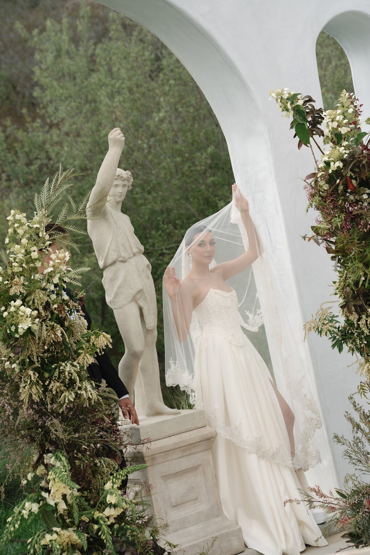 Jeune-Perche-Faye-Fern-Creative-MVFPortraits-Ceremony-62