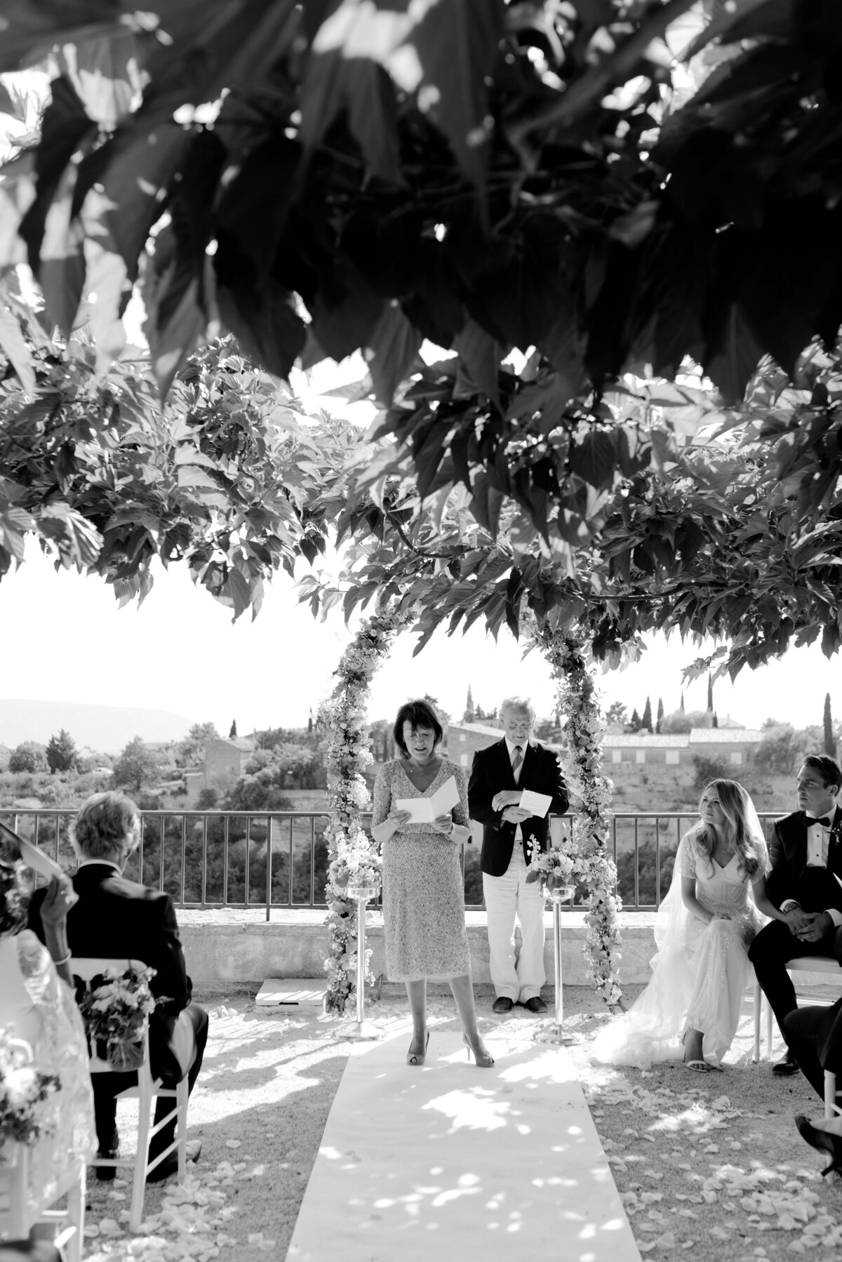 Flora_And_Grace_Bastide_De_Gordes_Editorial_Wedding_Photographer-163