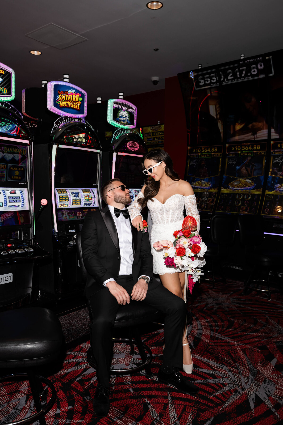 78riskyexposure_hannah-rory_las-vegas-elopement-photography
