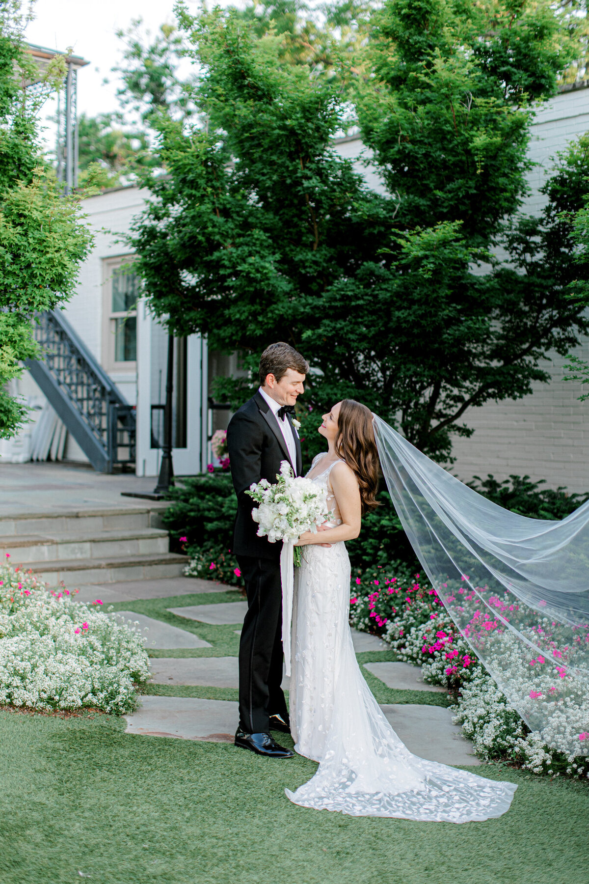 Gena & Matt's Wedding at the Dallas Arboretum | Dallas Wedding Photographer | Sami Kathryn Photography-175