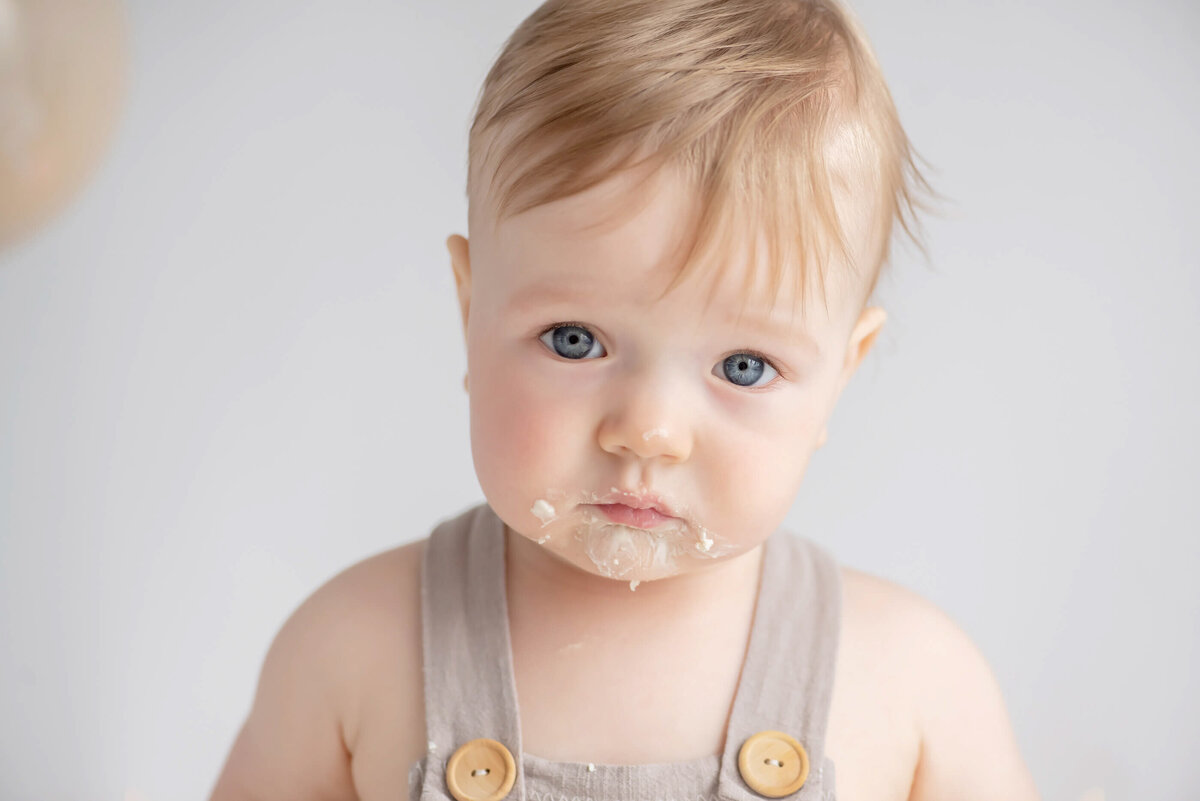 cake-smash-photographer-Burlington-51