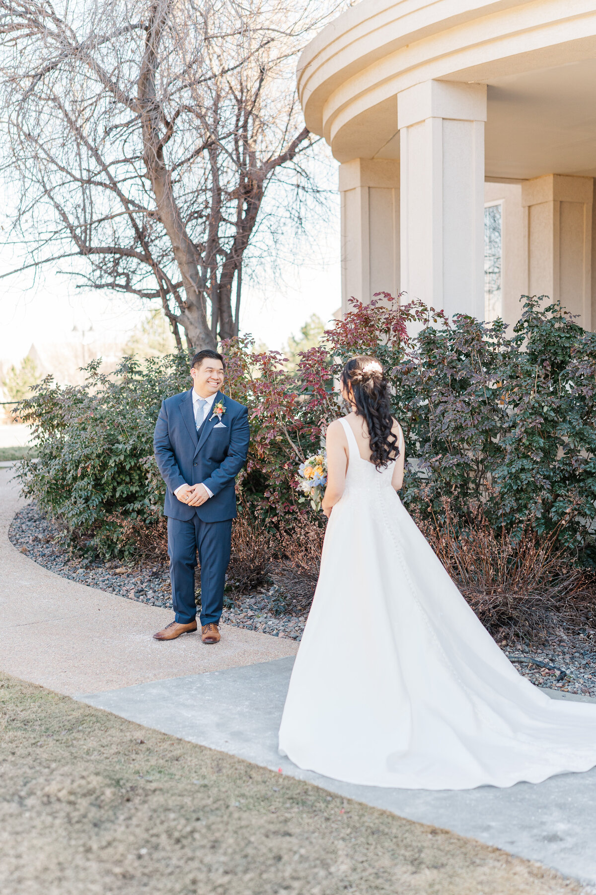 Chateaux at Fox Meadows Colorful Spring Wedding Light and Airy Elena Spraguer Photography  0059