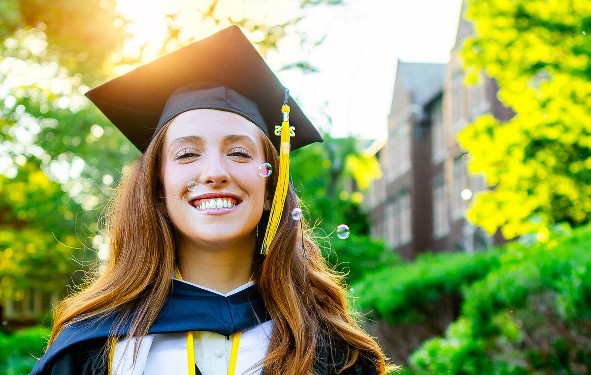 graduation-photos-bubbles