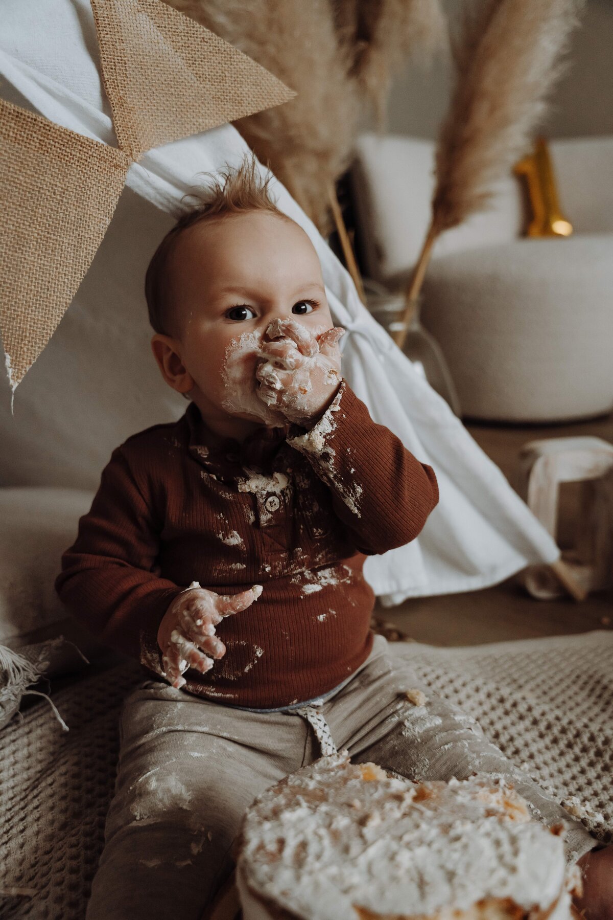 cakesmash fotograaf limburg, cakesmash fotograaf, cakesmash fotograaf haelen, cakesmash fotograaf roermond, cakesmash fotograaf leudal, cakesmashshoot haelen, cakesmash shoot leudal, cakesmash shoot roermond, cakesmash shoot, cakesmash fotograaf, cakesmash fotografie, cakesmash, cakesmash voor 1e verjaardag, cakesmash fotografie leudal, cakesmash fotografie in de buurt van haelen