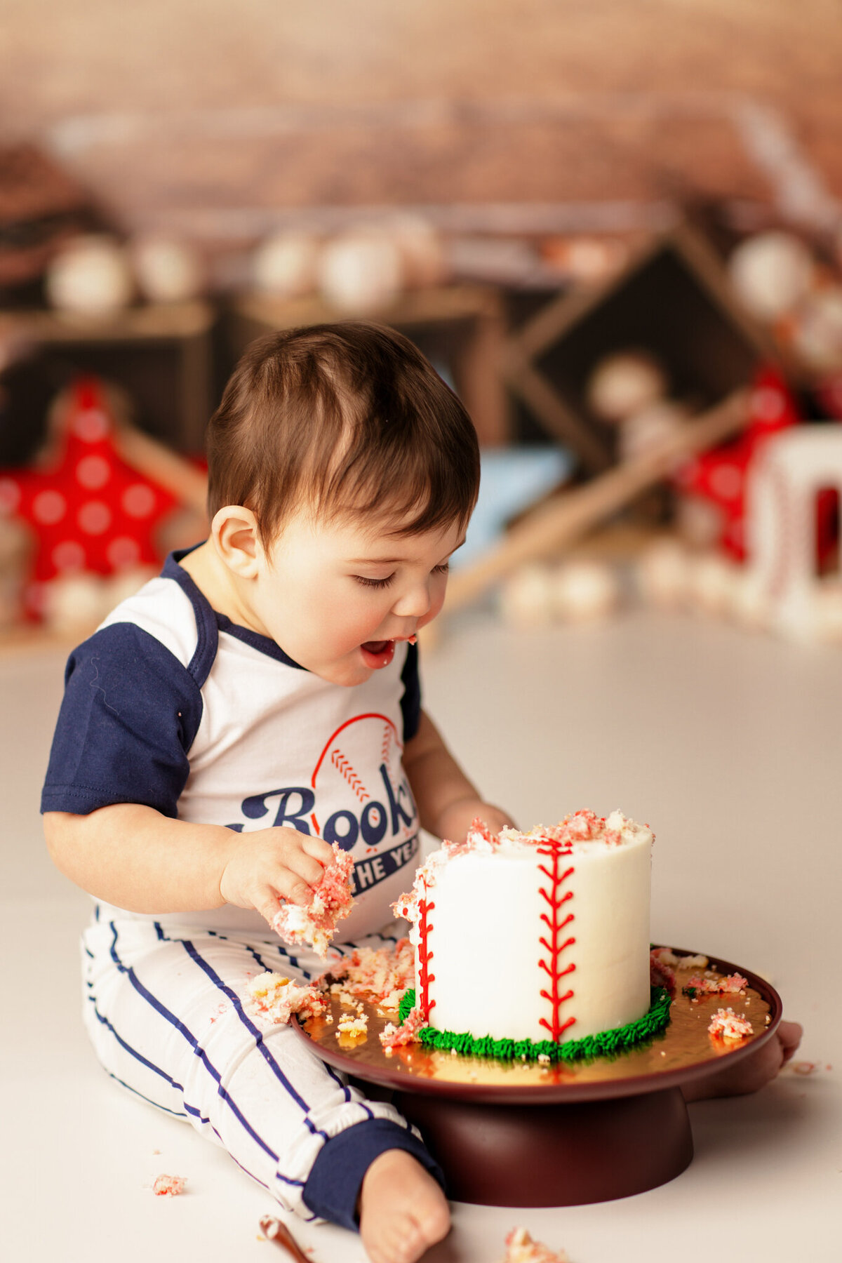best cake smash photographer near me, NW Arkansas cake smash photography, baby photographer near me, NW Arkansas milestone sessions