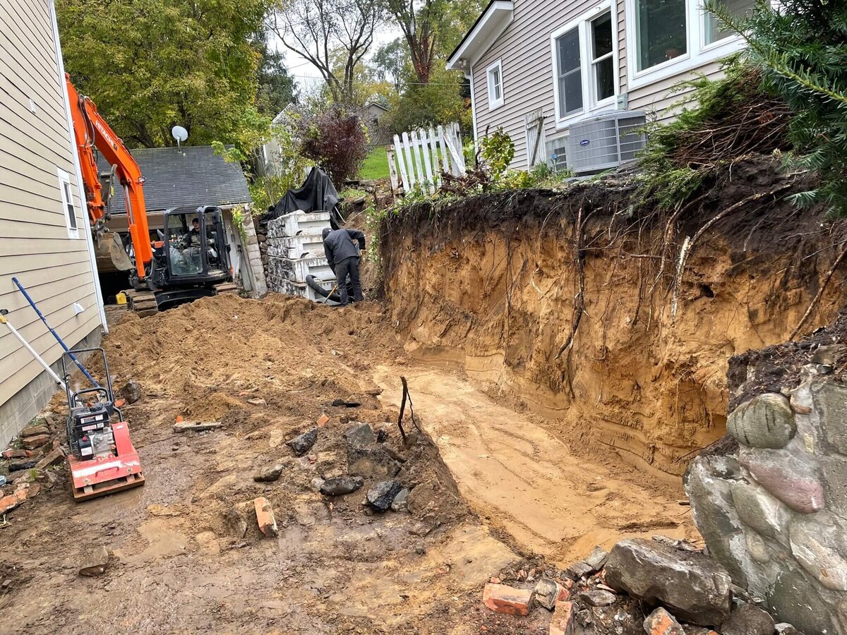 tight-retaining-wall-solution-driveway