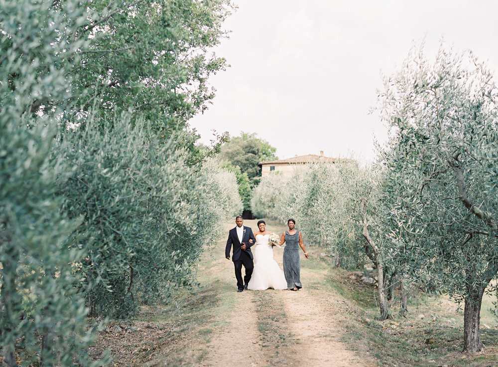 Borgo Stomennano Tuscany Wedding Photographer Luxury Bride Destination Fine art Film Wedding Vicki Grafton Photography.JPG49