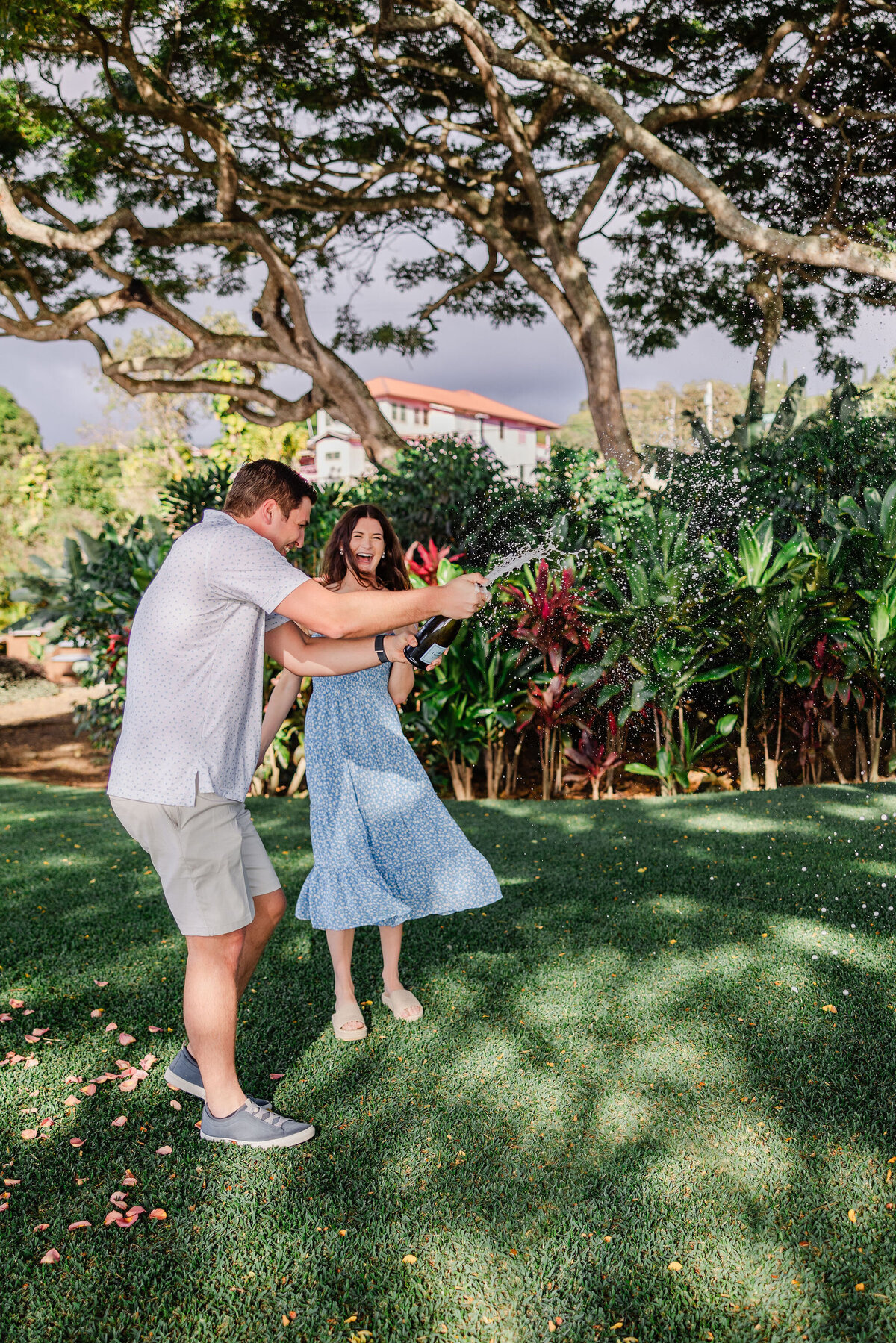 Hawaii-Engagement-Photos-Holualoa-Inn (36)