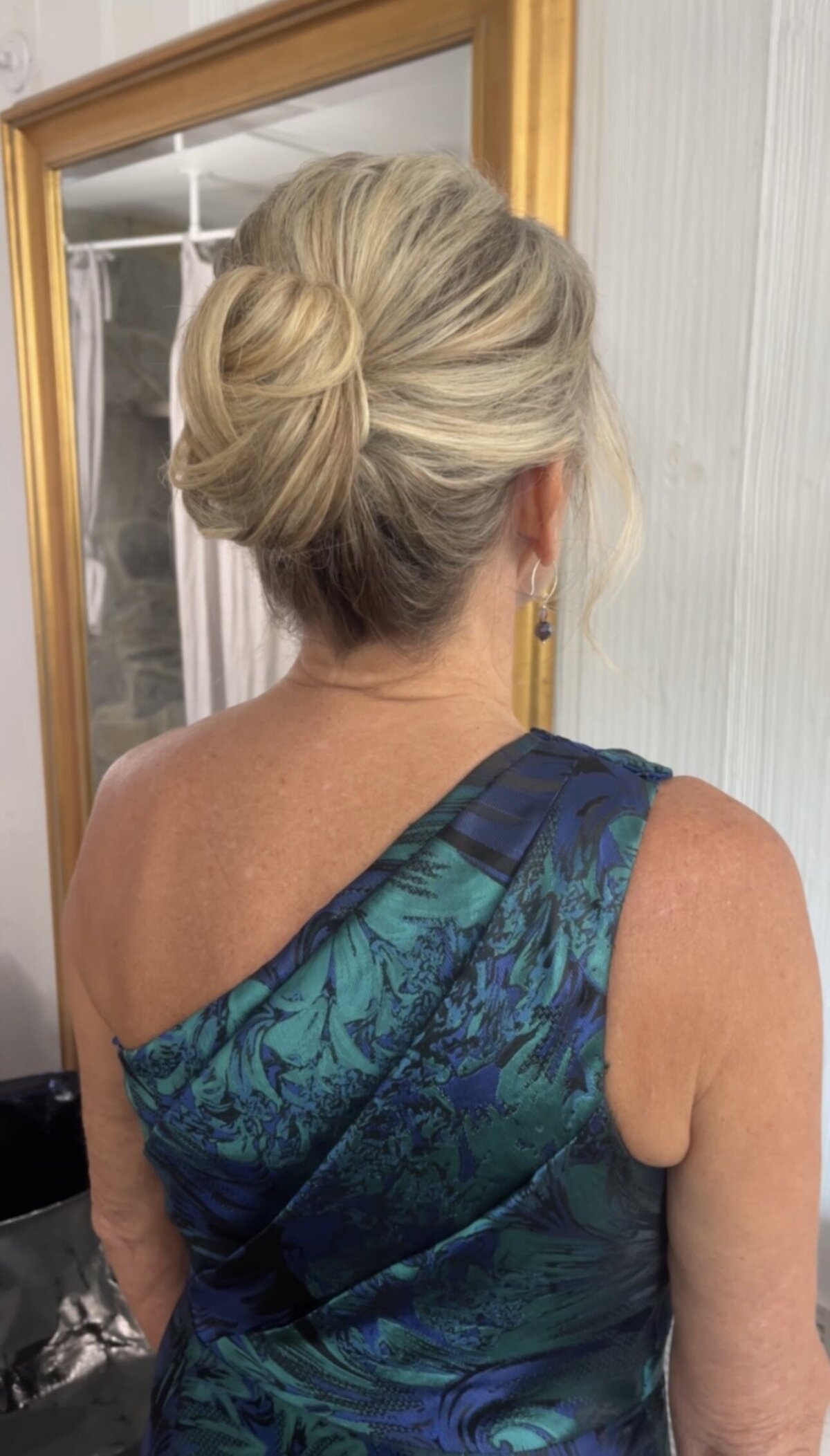 1FA06872-B93D-40DE-A62C-F5C34D3563B5_1_201_a