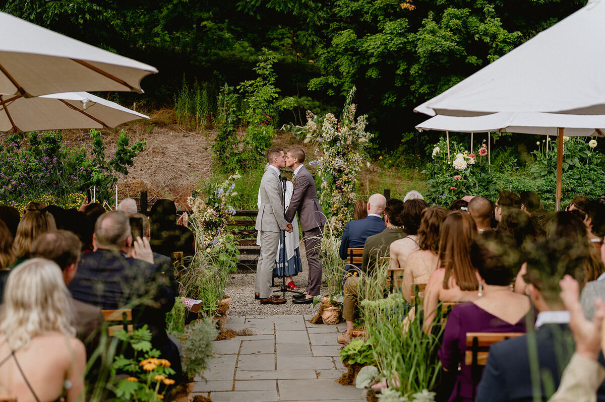 Catskills-Wedding-Planner-Scribners-Lodge-Wedding-Garden-Ceremony-24
