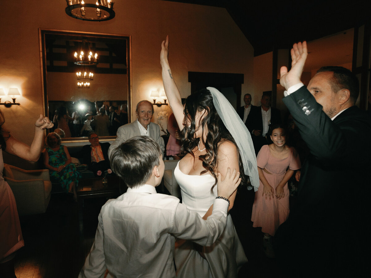 portland-racquet-club-wedding-photos-by-the-tenneys-in-oregon-34