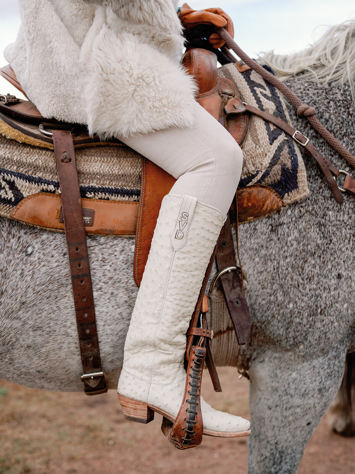 susan-dan-wedding-ladies-horseback-16_websize