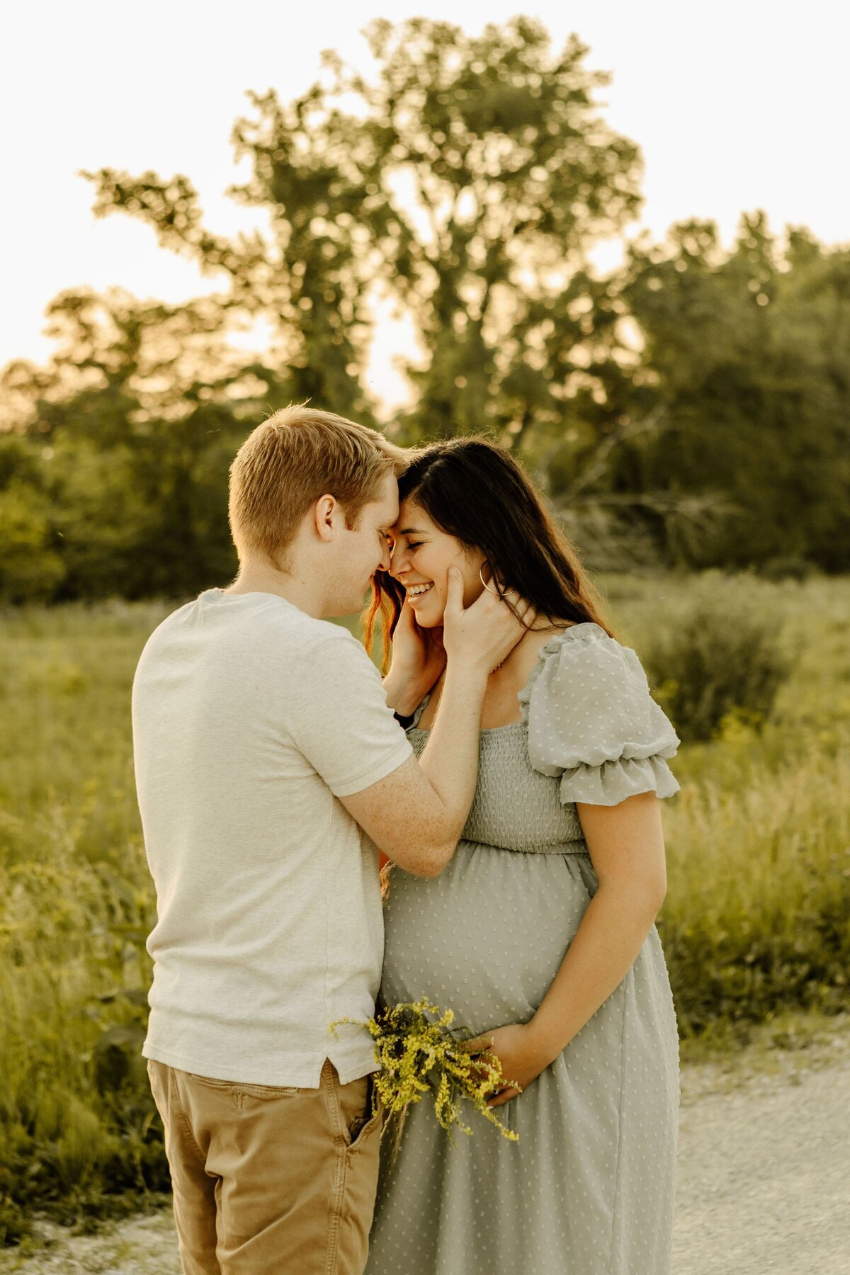 maternity-session-open-field-25