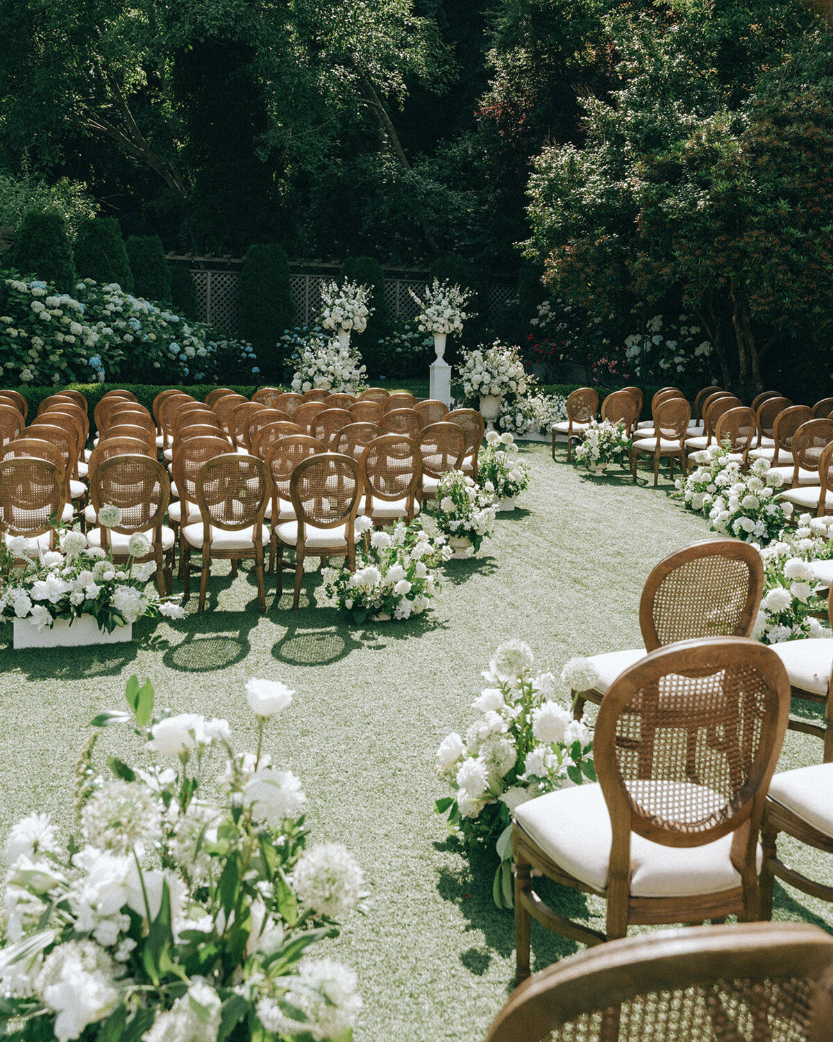 White-Admirals-House-Wedding-FLORA-NOVA-DESIGN-SEATTLE-00024