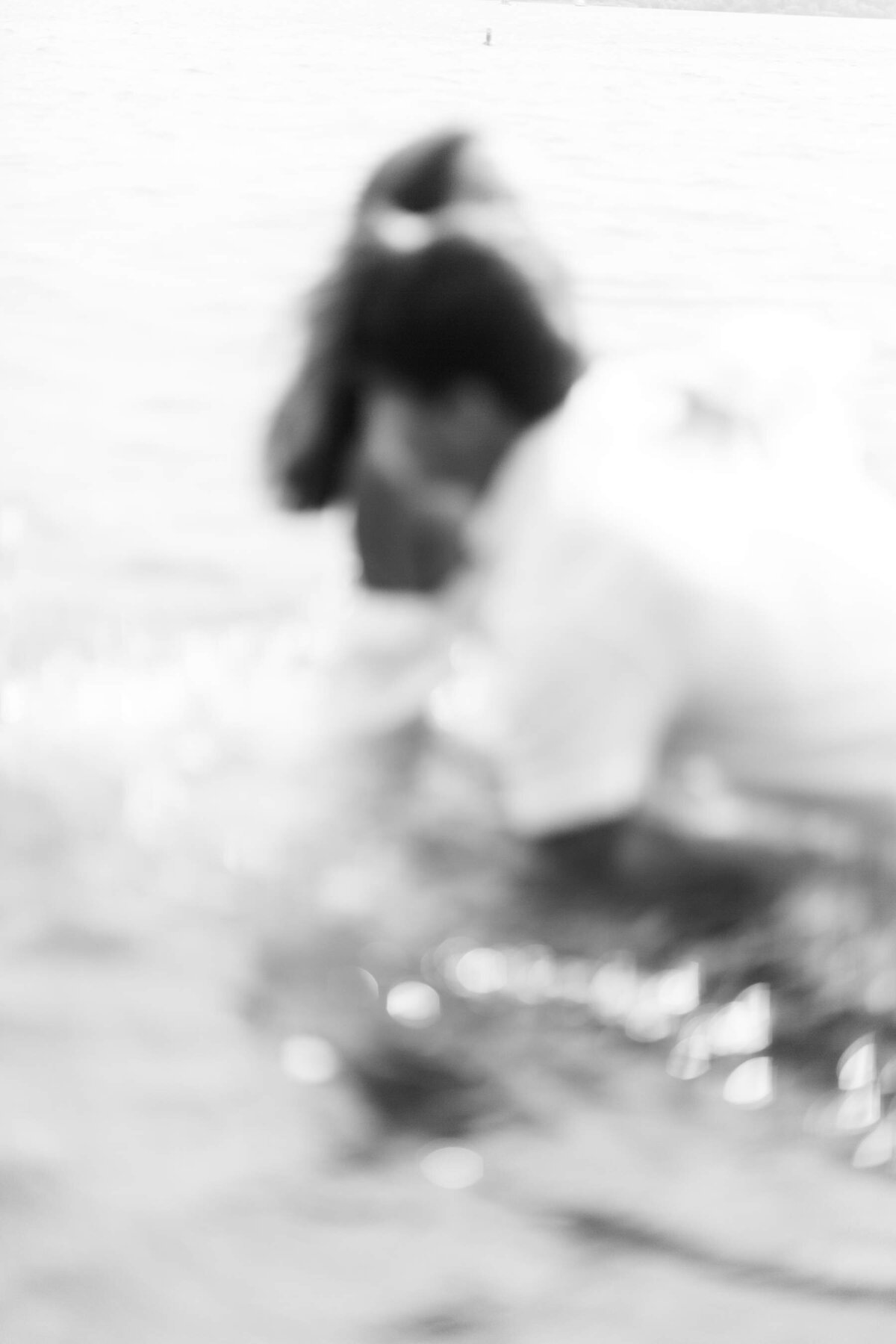 MN-best-photographer-wedding-engagement-near-me-alexandra-robyn-beach-engagement_0052