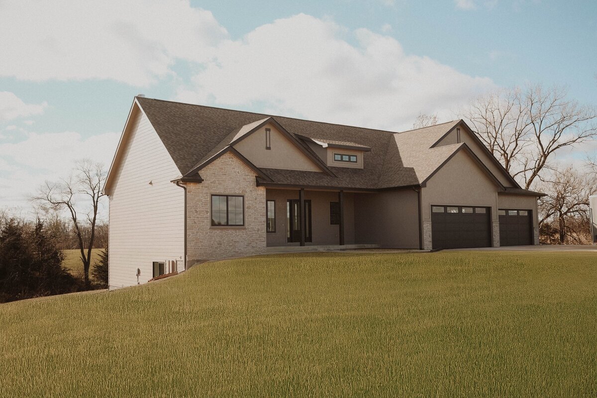 2425-Exterior-Linden-Central-Iowa-Custom-Home-JRL-Builders-3F1A1805