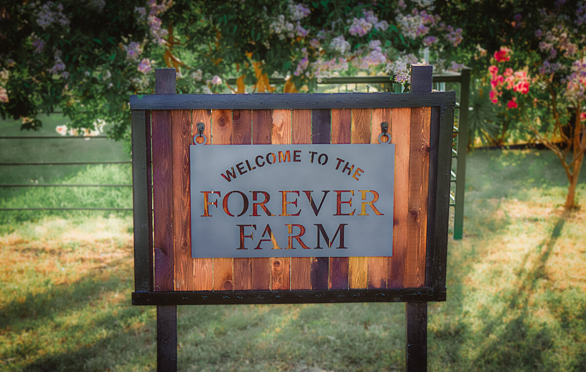 forever-farm-sign