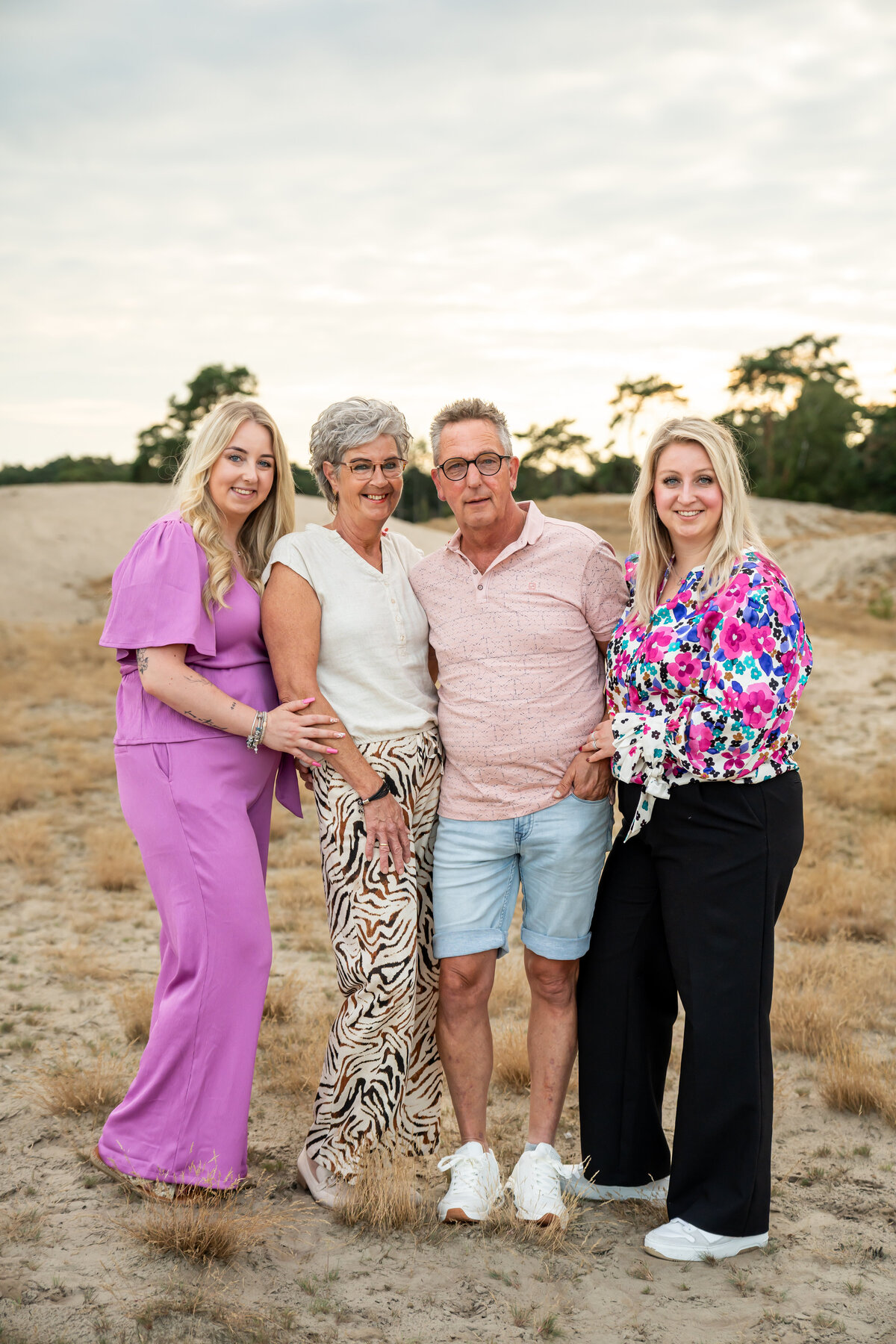 familie fotograaf, gezinsfotografie, familie, liefde, echt, tijdloos, kleur echt, Twente, Twenterand, Westerhaar, Vriezenveen, Hardenberg, Almelo, Enschede, kinderfotografie, fotograaf, Juliantien, Schipper, Juliantien fotografie