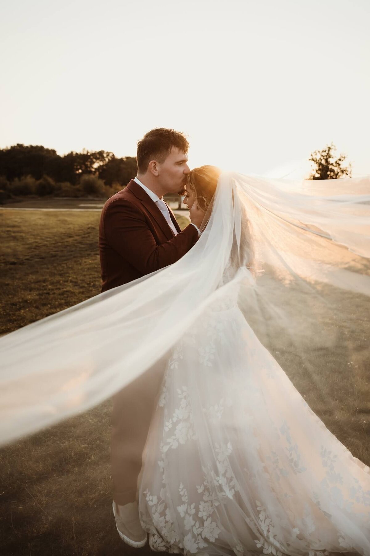 Trouwfotografie tijdens golden hour