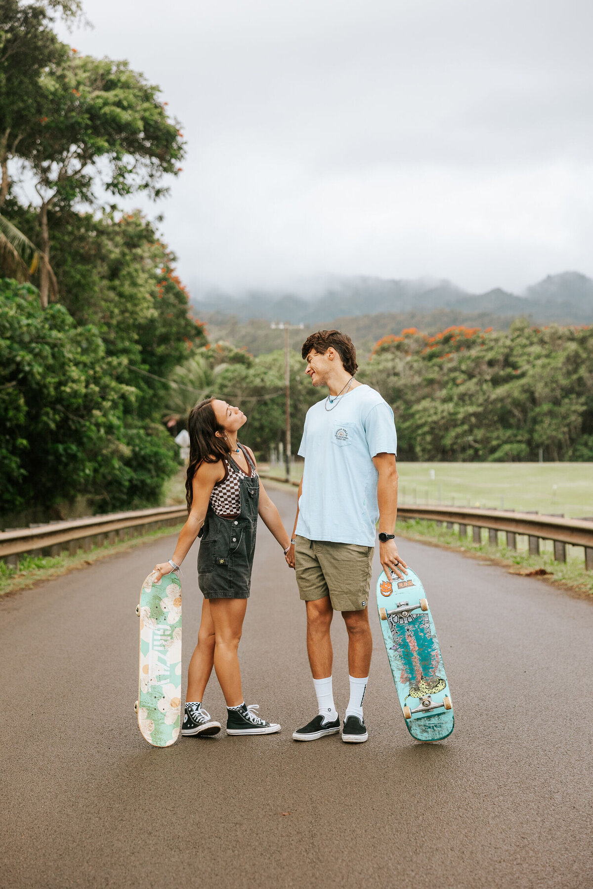 North_Shore_of_Oahu_Engagement_Photos_Skateboards_Laie_Kahuku_Haleiwa-35