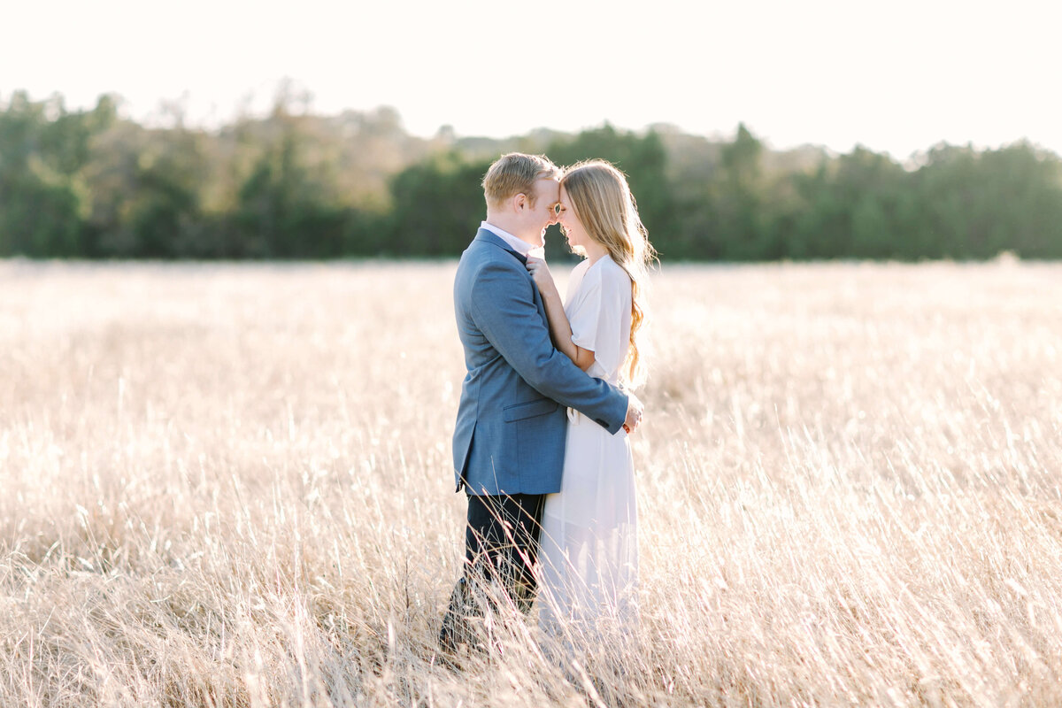 An outdoor engagement session in Austin, Texas