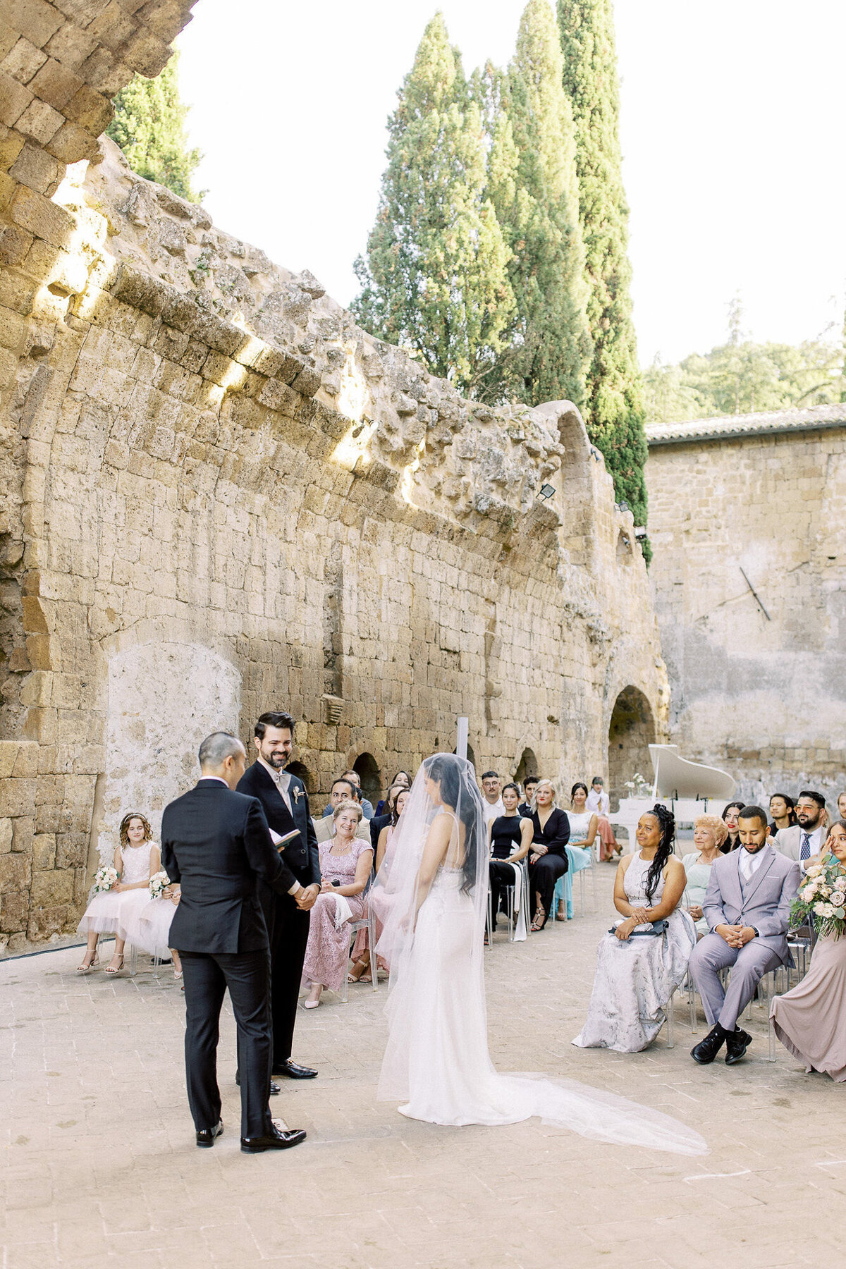 Maïlys Fortune Photography Husband Wife Wedding Weddings Photography France Switzerland Italy Timeless Dreamy Imagery Bilingual French English Destination Weddings Destination Wedding Provence French Riviera Paris Lake Como Tuscany81