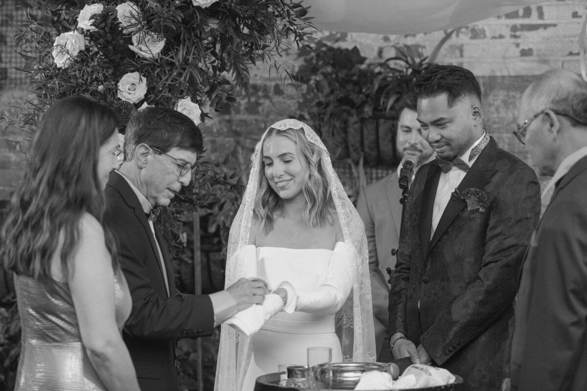 RV_Brooklyn_Winery_Wedding_Wild_Sound_Photography_1J6A5766