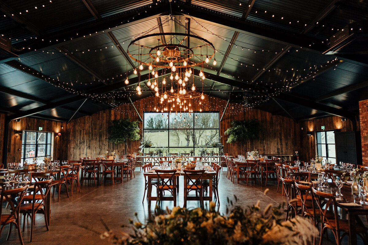 Silchester_Farm_Wedding_Kirsty_Bowen_Photography-065