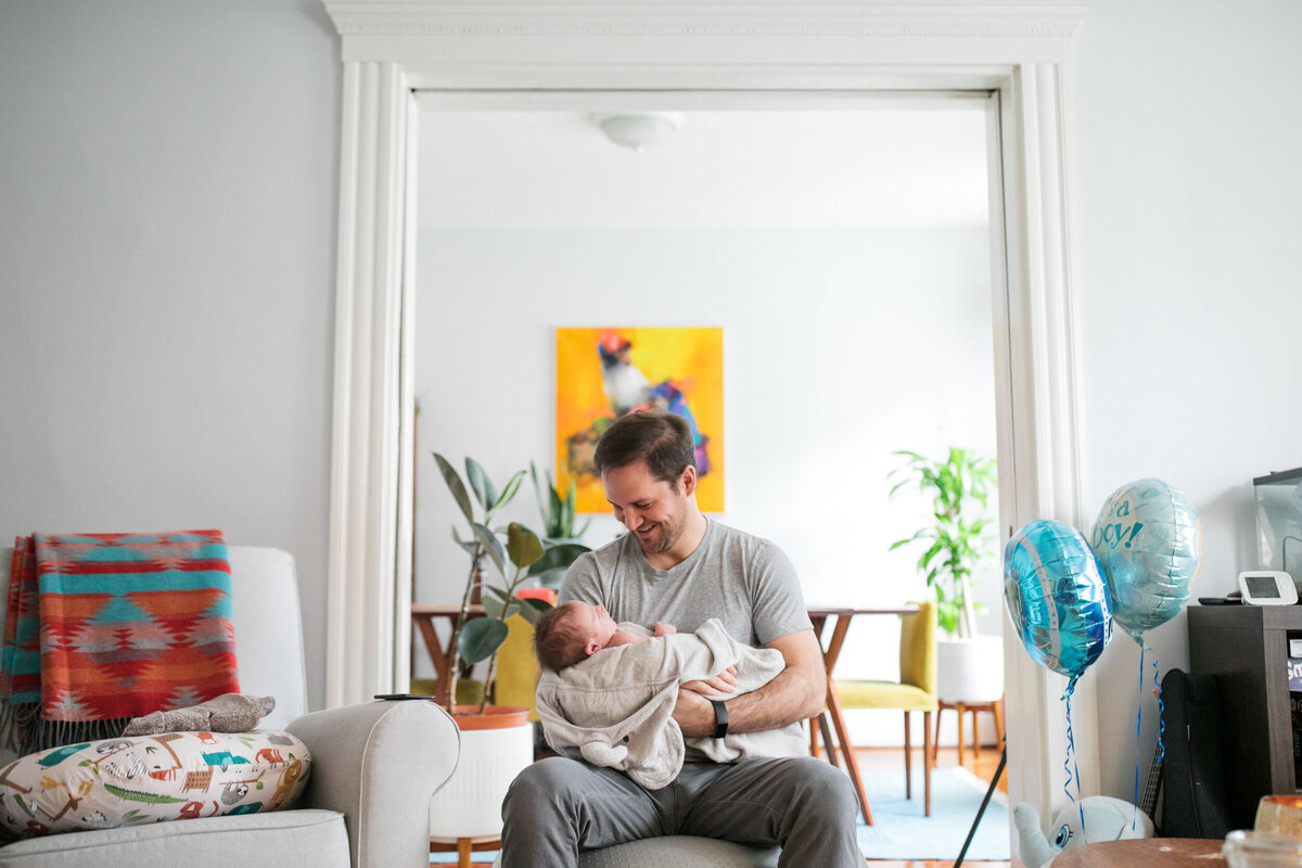 candid-natural-boston-newborn-family-photographer-zev-fisher-077