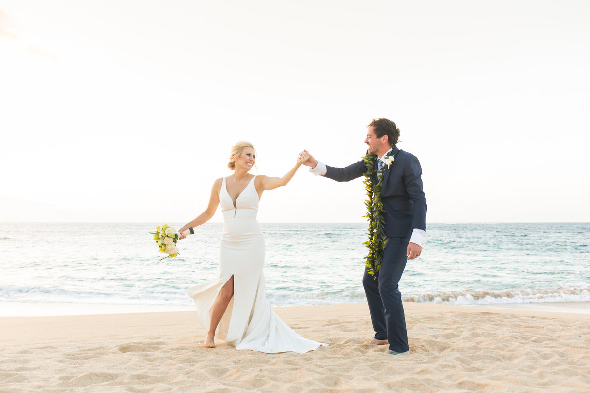 maui wedding photography - dancing