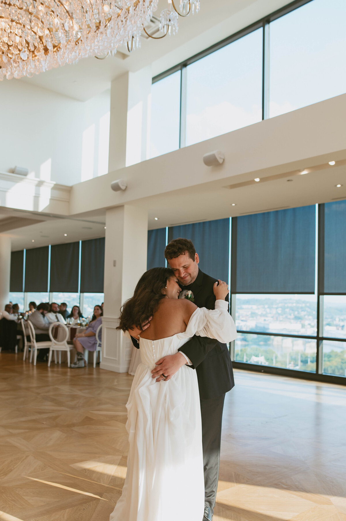 Wedding_Cincinnati_Ohio_Taft Musuem_May2024_Claire_Keathley_Photography-77 5