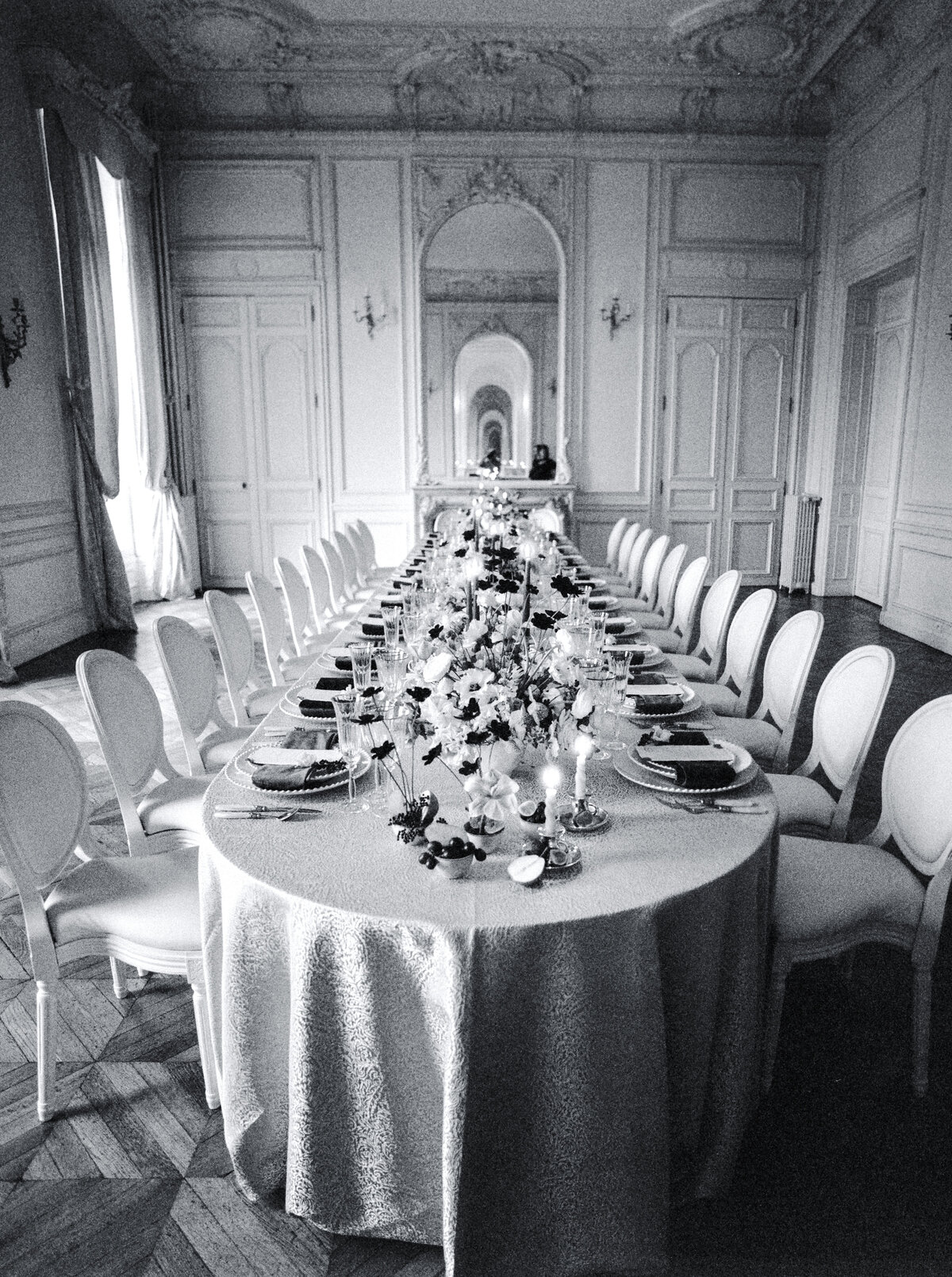 Wedding at Château de Santeny photographed by Lake Como Wedding photographer